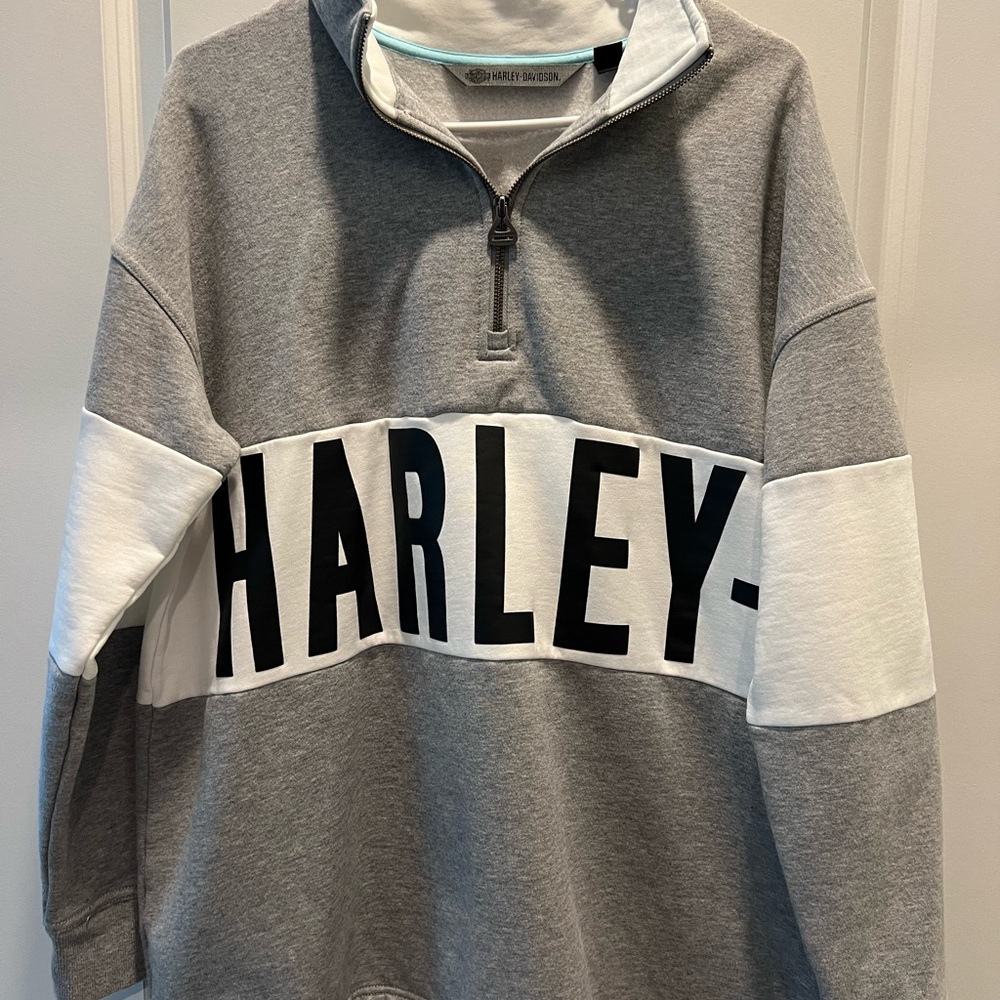 Harley Davidson Gray and White Pullover